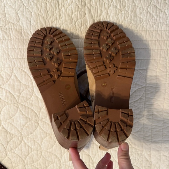 Vince Camuto | Gaviana Leather Lace-Up Ankle Boots - Picture 8 of 8